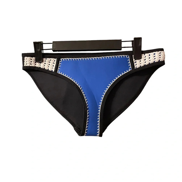 TRIANGL CROCHET BIKINI BOTTOMS - Picture 1 of 4